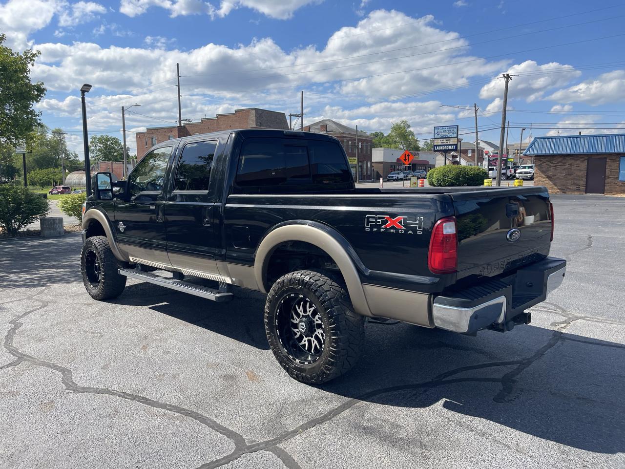 Ford F-350 SD Lariat Crew Cab 4WD 2011