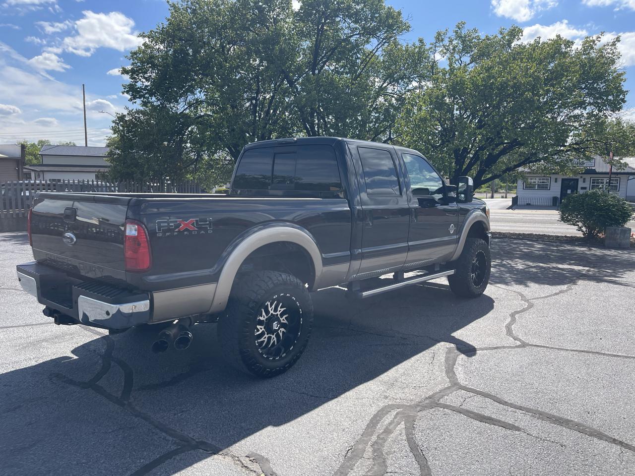 Ford F-350 SD Lariat Crew Cab 4WD 2011