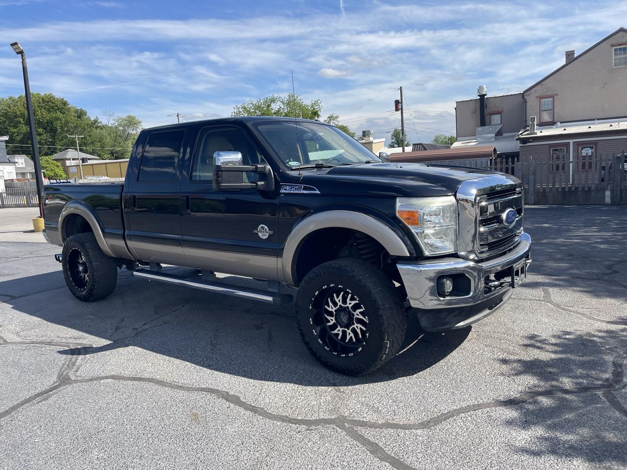 Ford F-350 SD Lariat Crew Cab 4WD 2011
