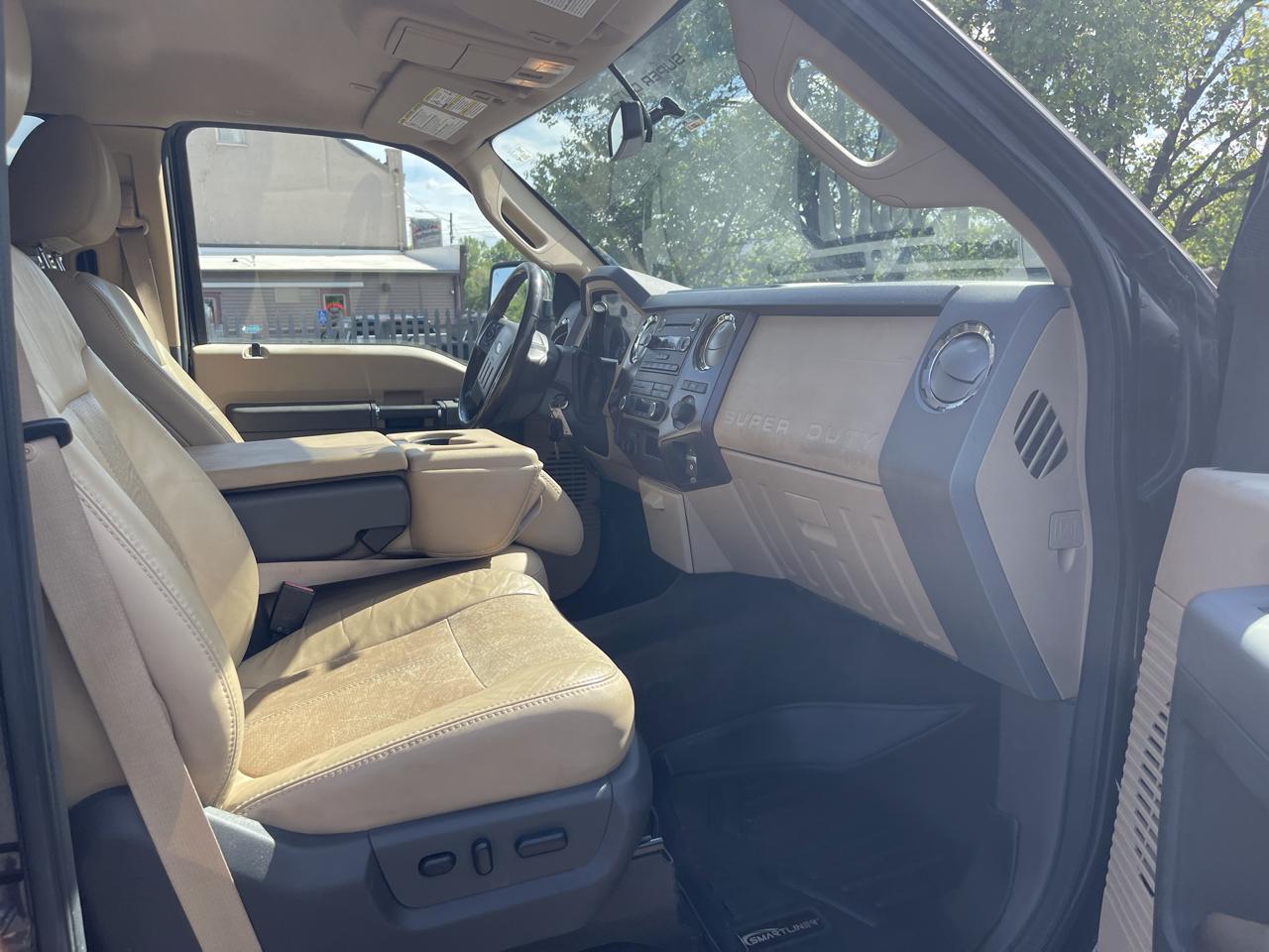 Ford F-350 SD Lariat Crew Cab 4WD 2011