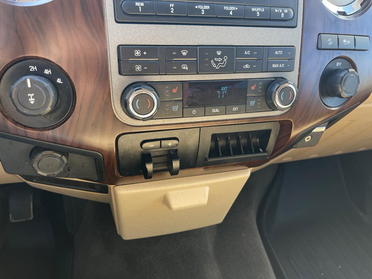 Ford F-350 SD Lariat Crew Cab 4WD 2011