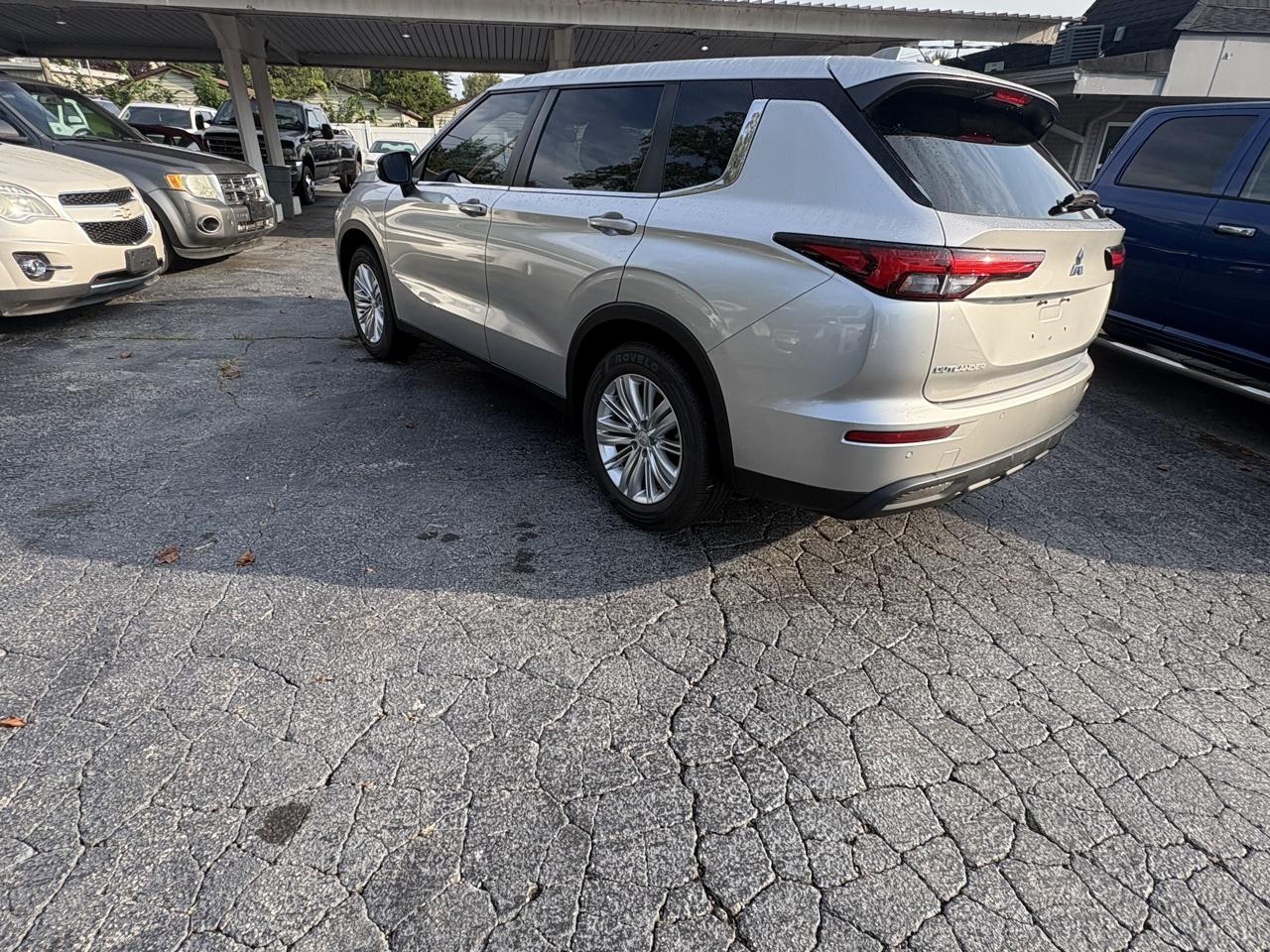 Mitsubishi Outlander ES 2WD 2022