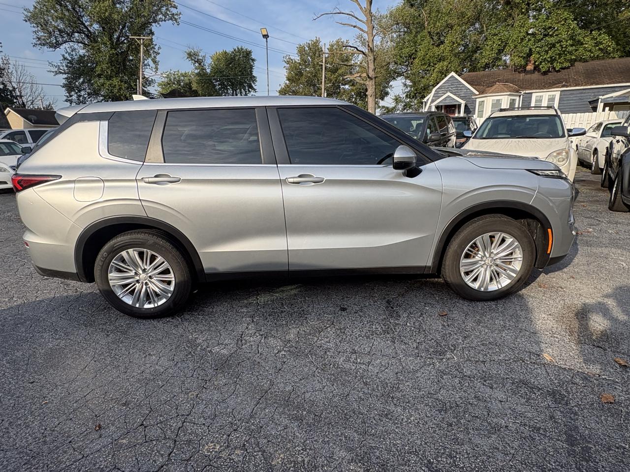Mitsubishi Outlander ES 2WD 2022
