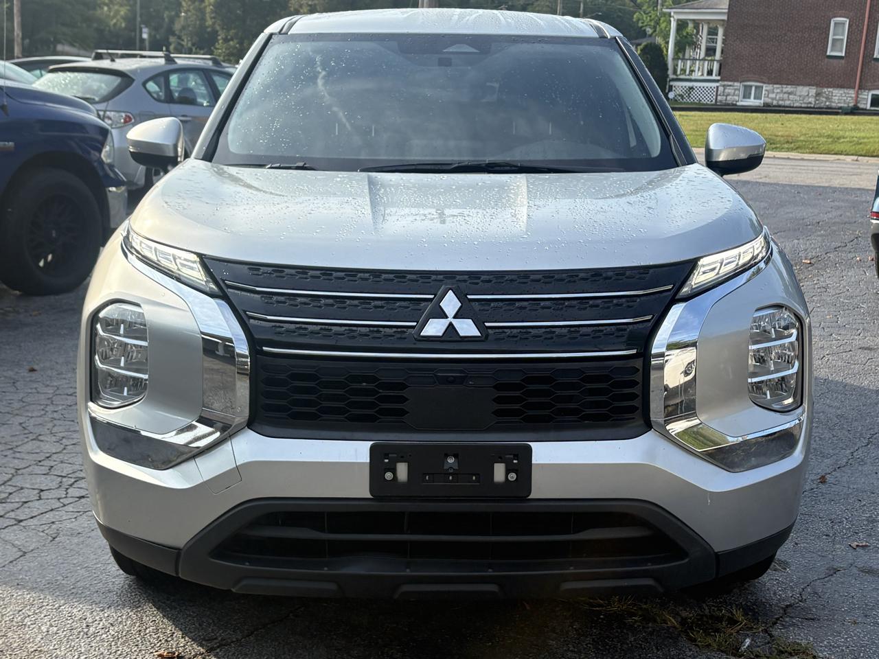Mitsubishi Outlander ES 2WD 2022