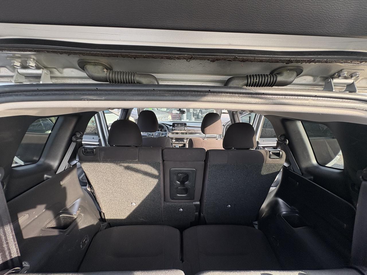 Mitsubishi Outlander ES 2WD 2022