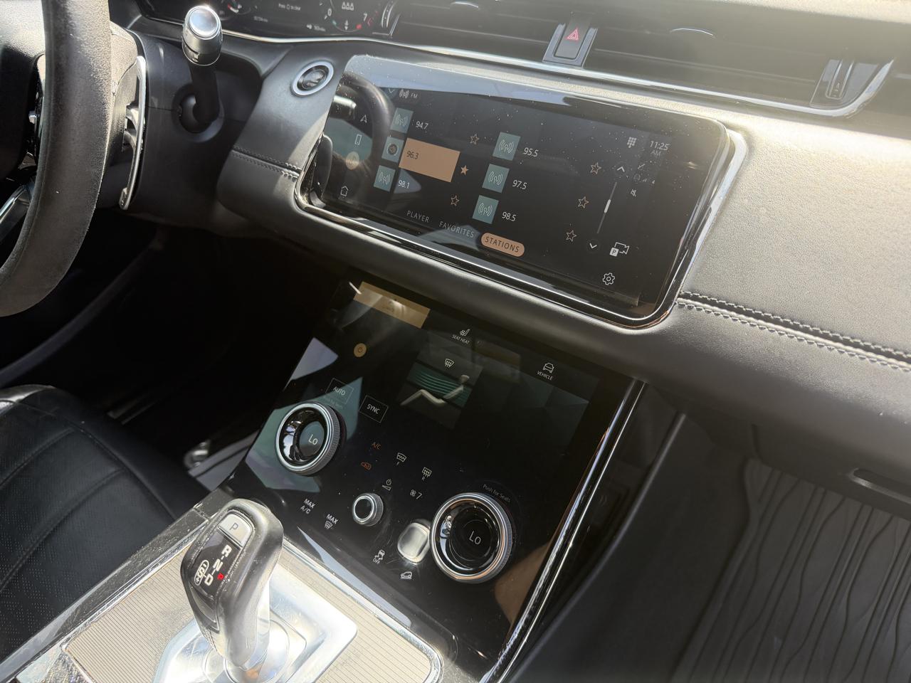 Land Rover Range Rover Evoque R-Dynamic SE 2021