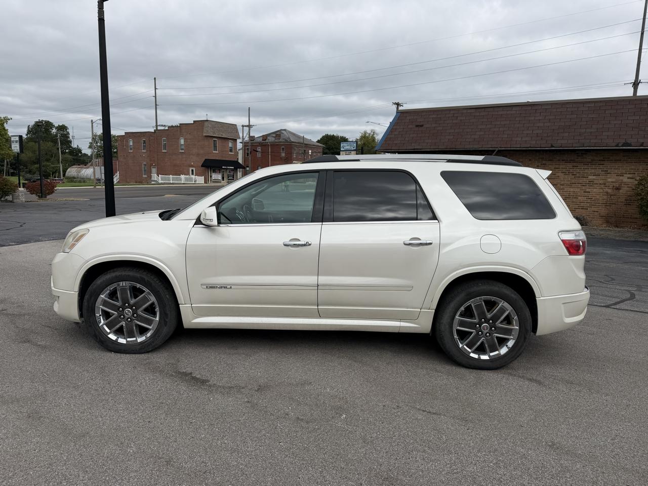 GMC Acadia Denali AWD 2011