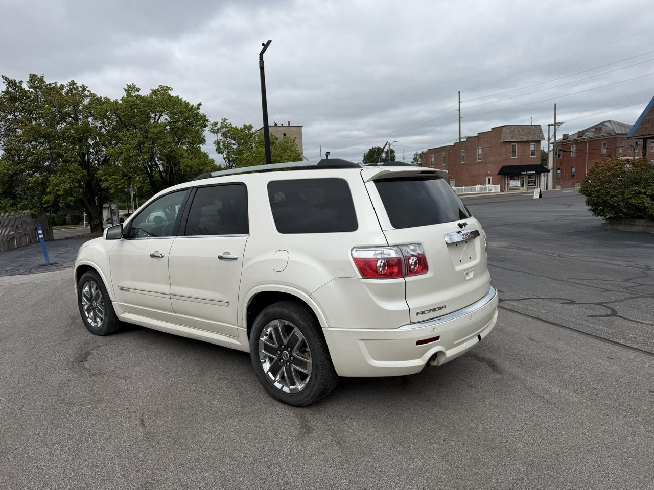 GMC Acadia Denali AWD 2011