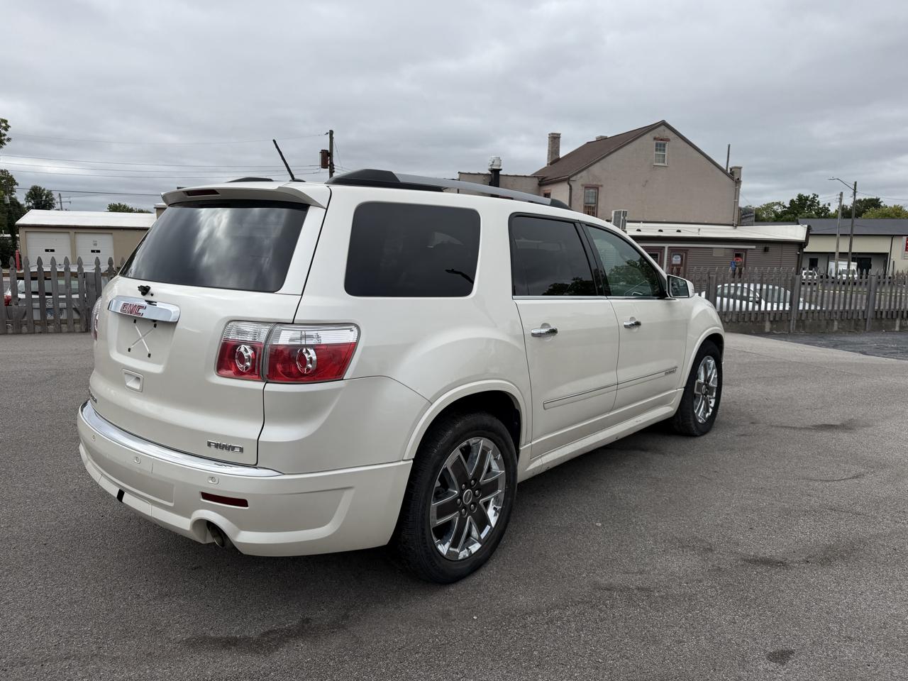 GMC Acadia Denali AWD 2011