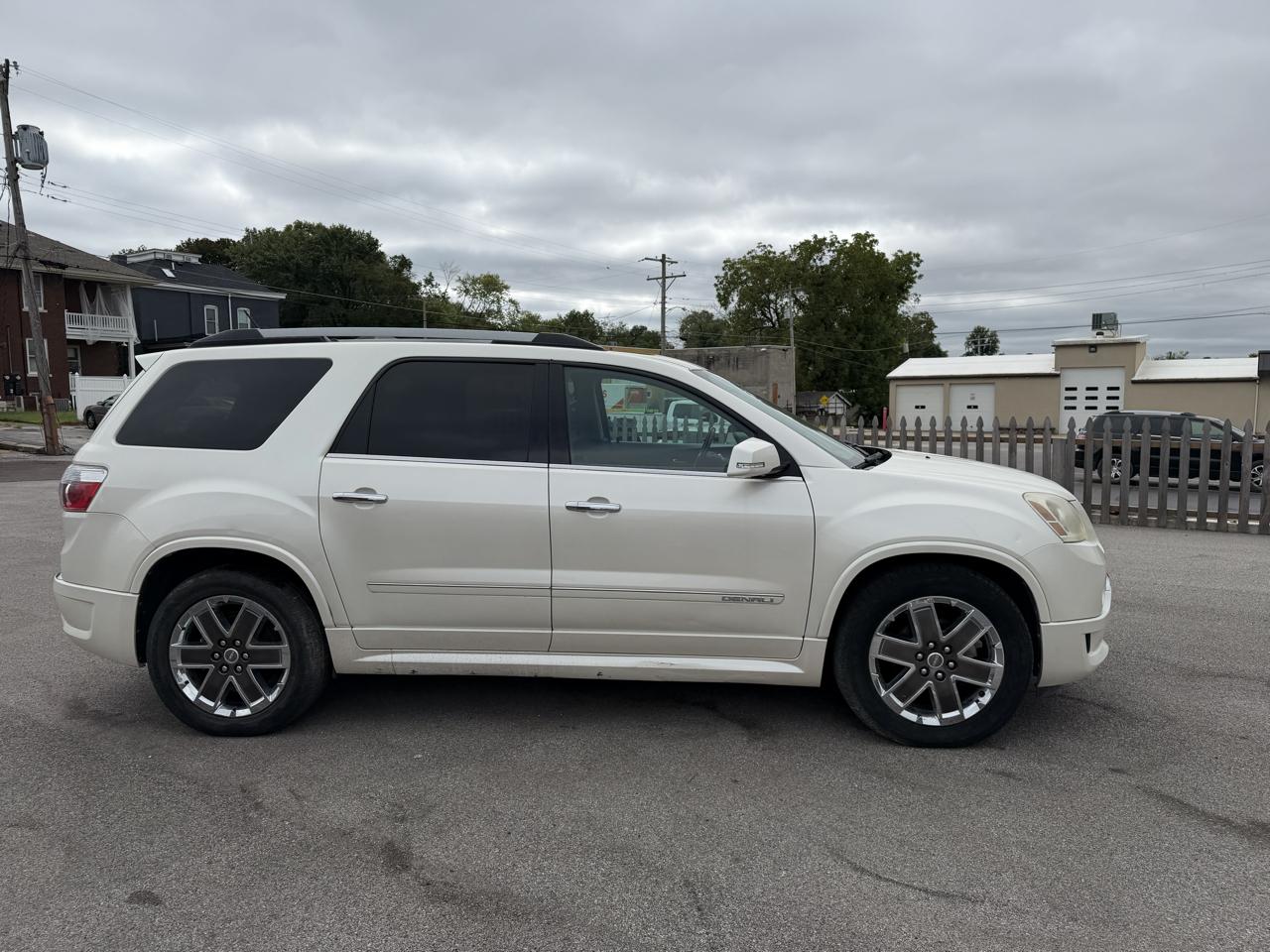 GMC Acadia Denali AWD 2011