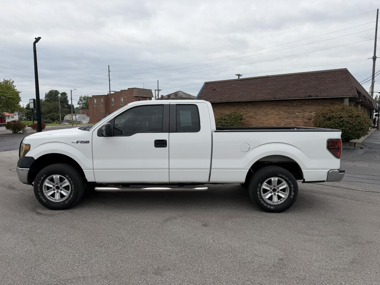 Ford F-150 2WD Supercab 163" XL 2011