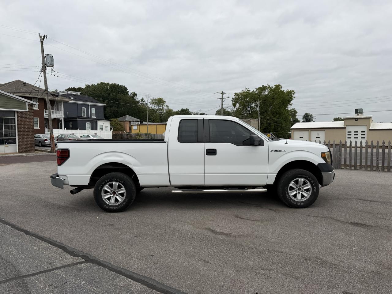 Ford F-150 2WD Supercab 163" XL 2011