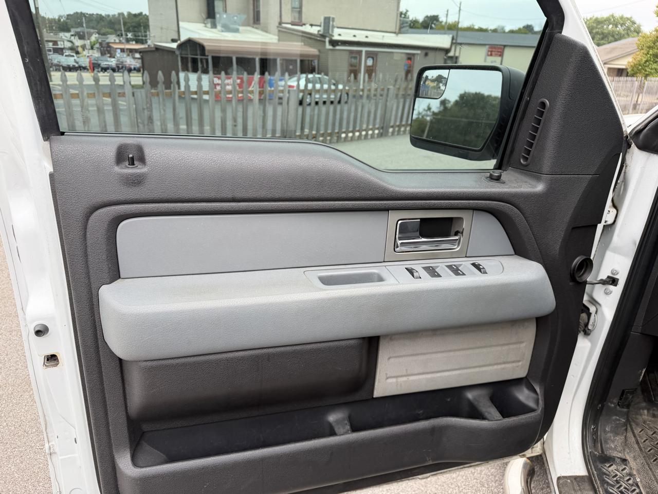Ford F-150 2WD Supercab 163" XL 2011