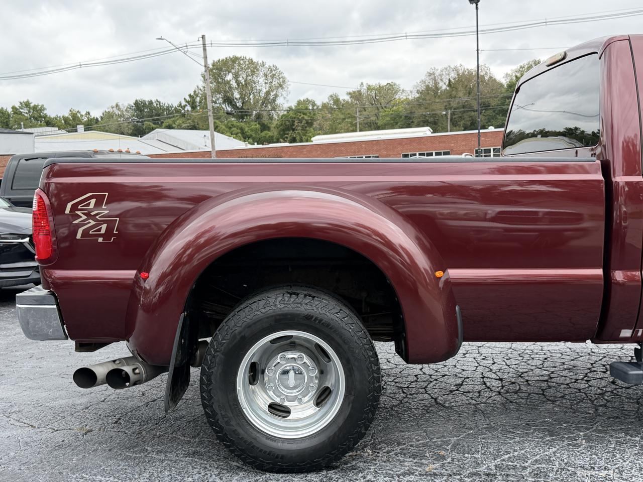 Ford F-350 SD XLT Crew Cab Long Bed DRW 4WD 2012
