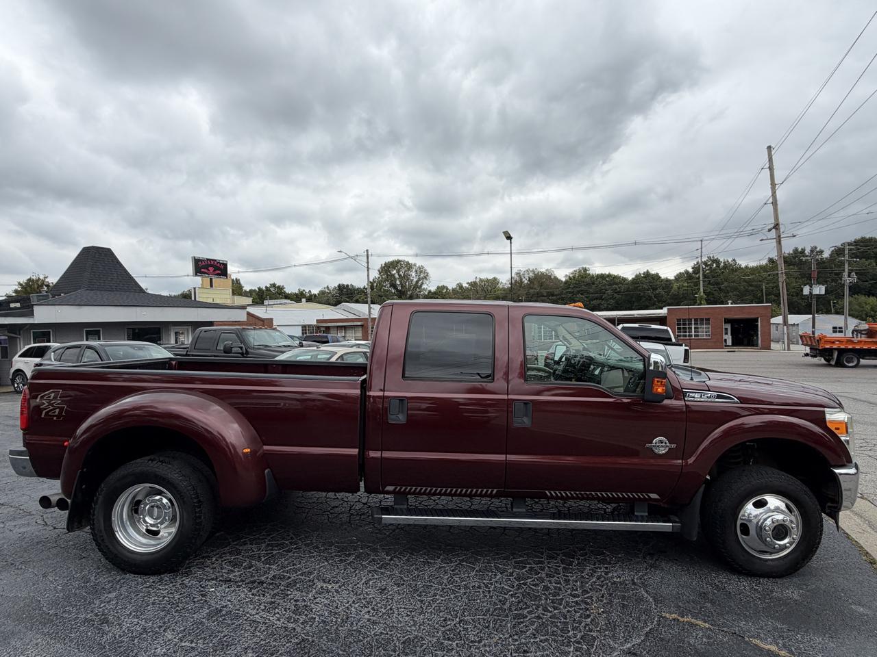 Ford F-350 SD XLT Crew Cab Long Bed DRW 4WD 2012