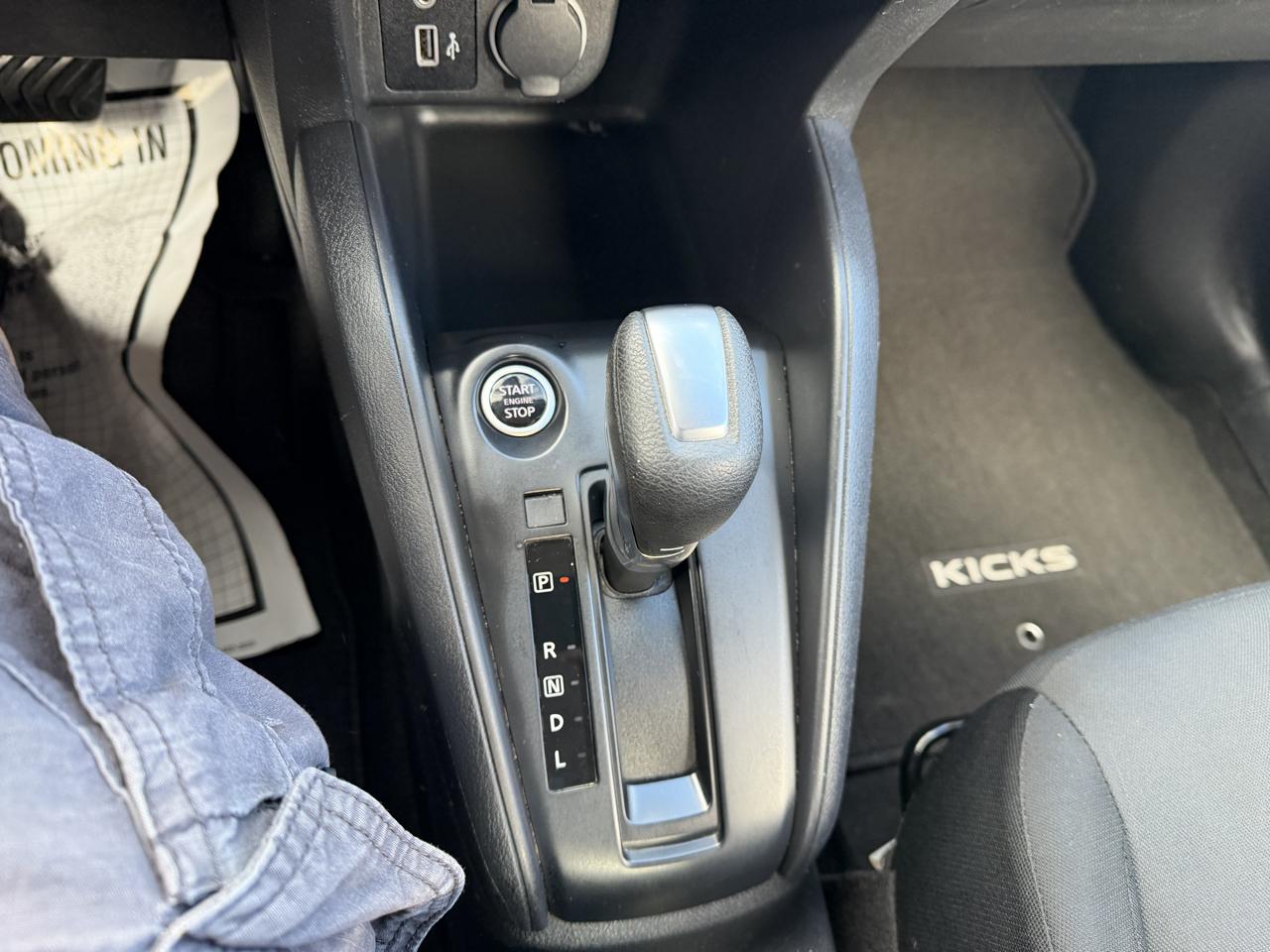 Nissan Kicks S 2023