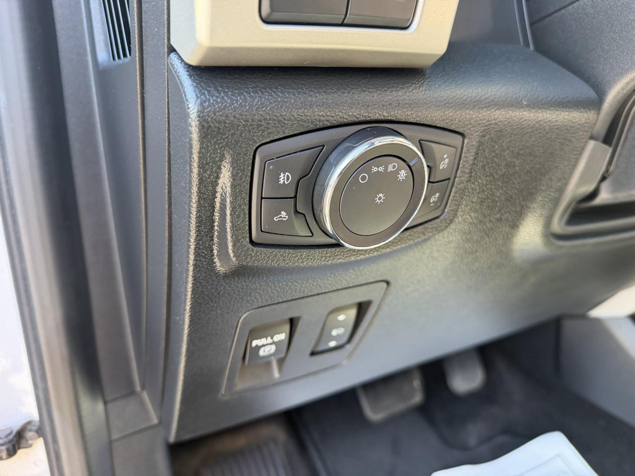 Ford F-150 4WD SuperCrew 145" Lariat 2020