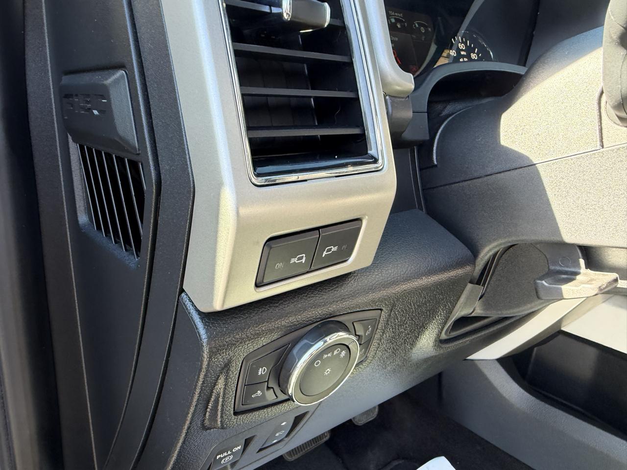 Ford F-150 4WD SuperCrew 145" Lariat 2020