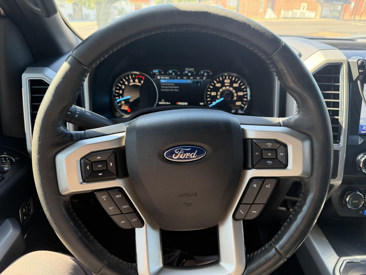Ford F-150 4WD SuperCrew 145" Lariat 2020