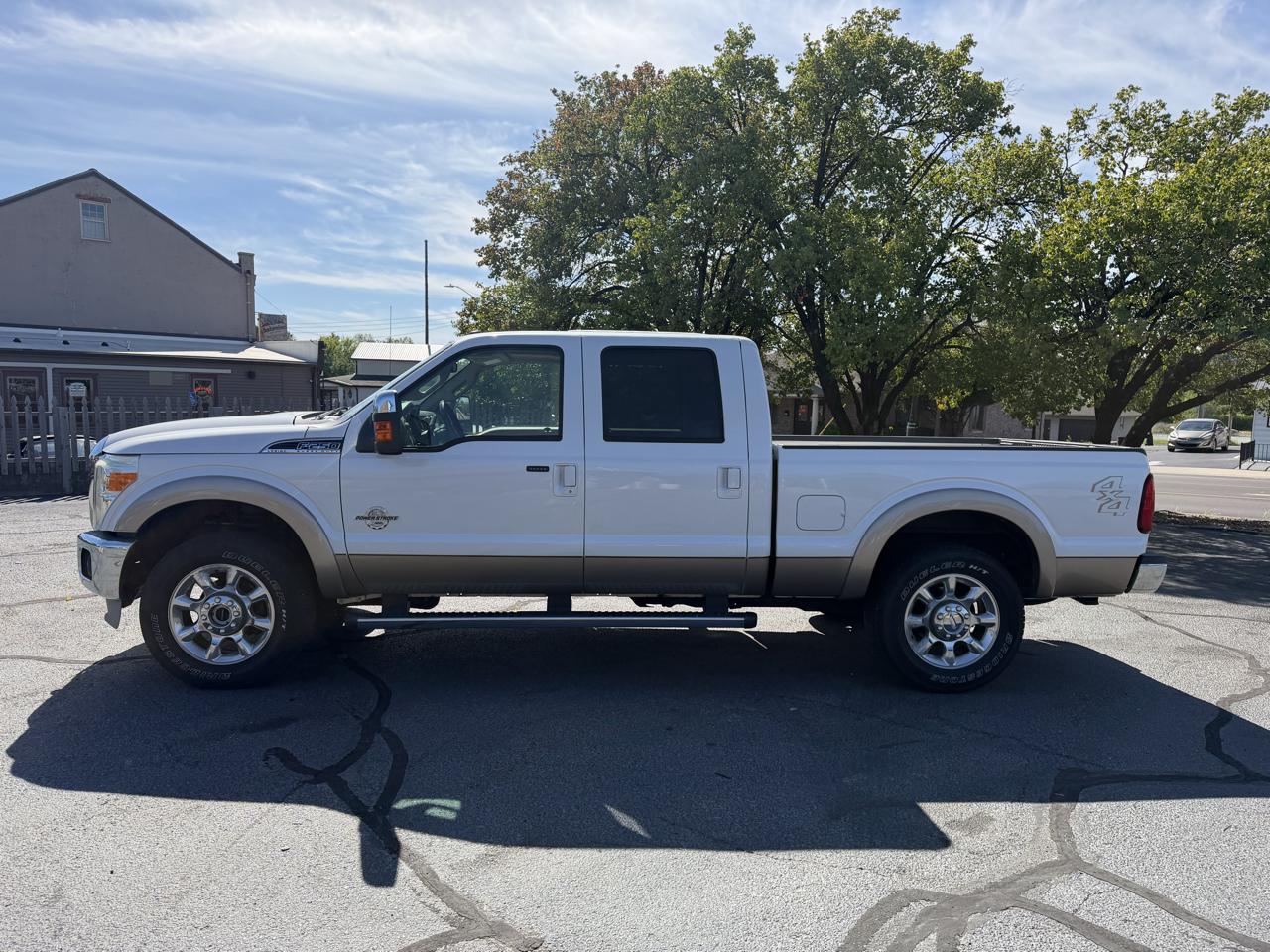 Ford F-250 SD Lariat Crew Cab Short Bed 4WD 2011