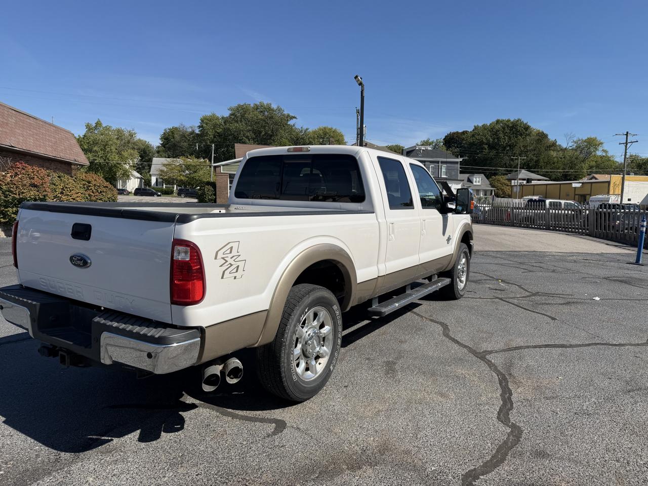 Ford F-250 SD Lariat Crew Cab Short Bed 4WD 2011