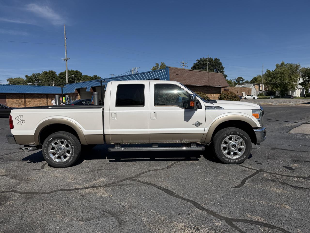 Ford F-250 SD Lariat Crew Cab Short Bed 4WD 2011