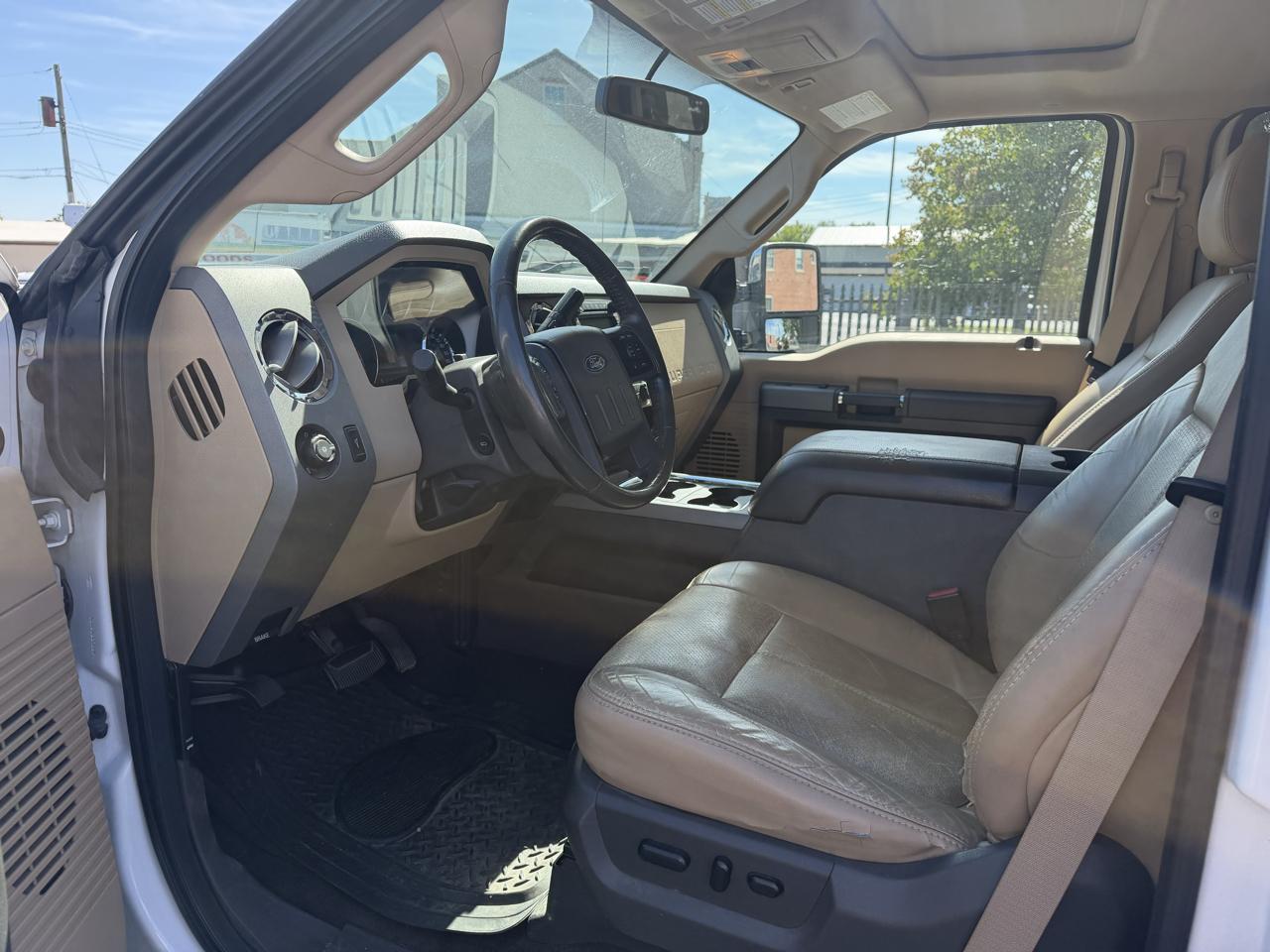 Ford F-250 SD Lariat Crew Cab Short Bed 4WD 2011