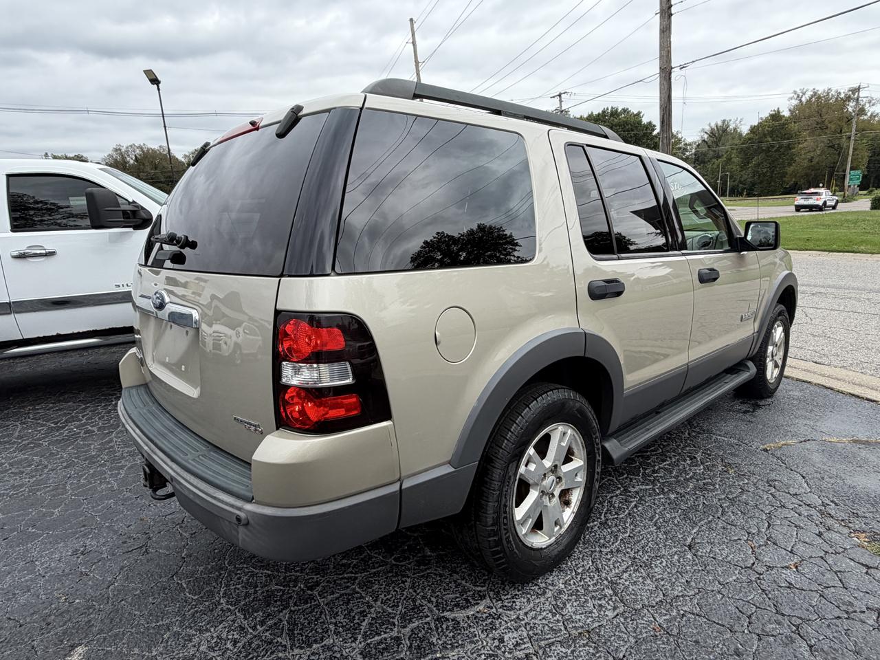 Ford Explorer XLT 4.0L 4WD 2006