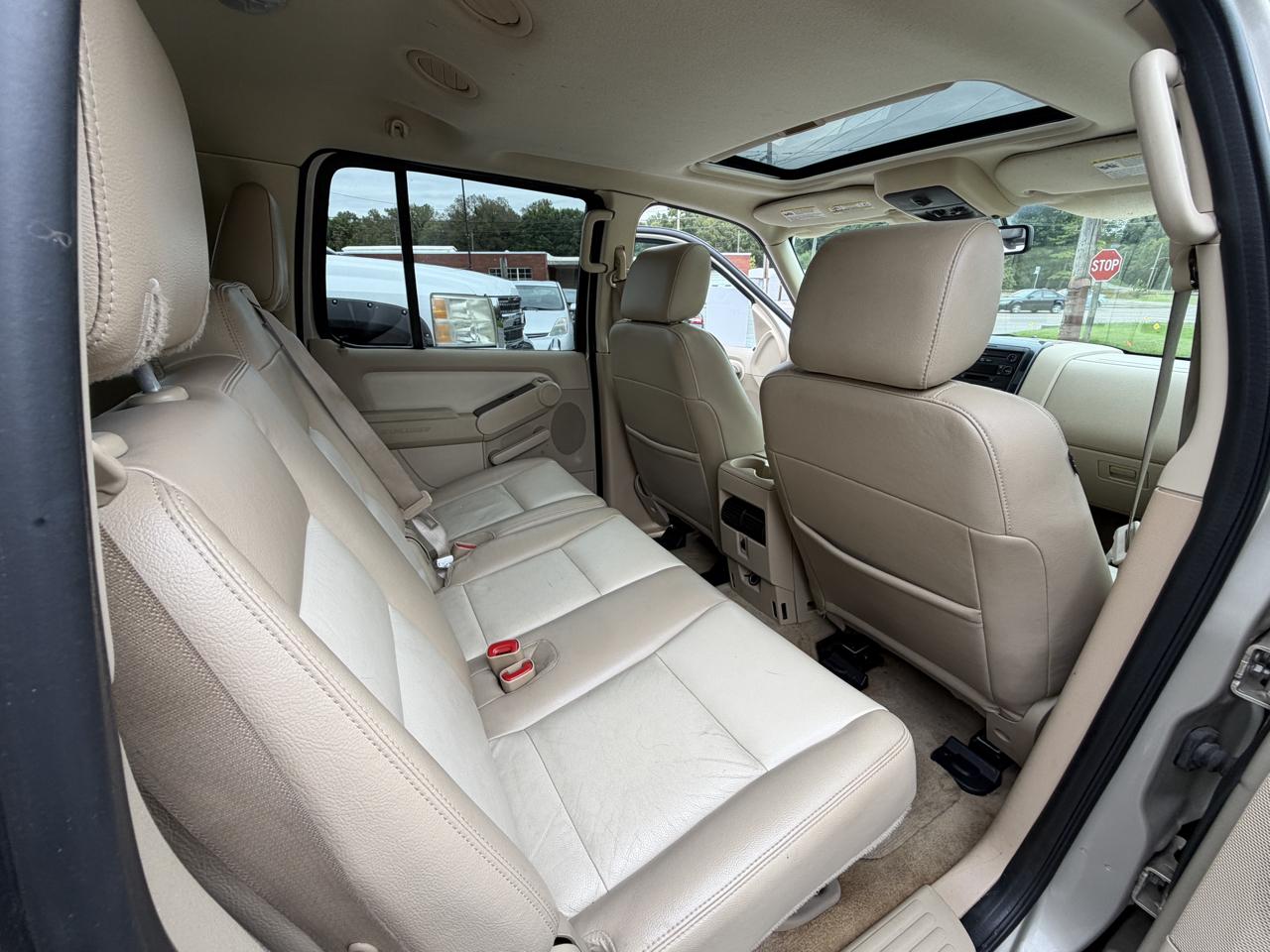 Ford Explorer XLT 4.0L 4WD 2006