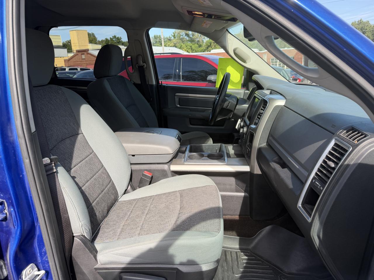 RAM 1500 SLT Crew Cab 4WD 2014
