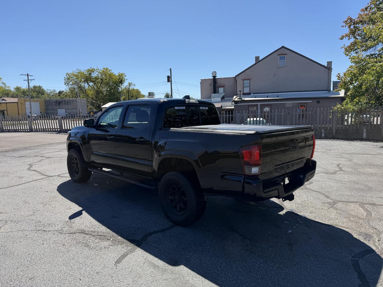 Toyota Tacoma 4WD Double Cab V6 AT SR5 (Natl) 2023