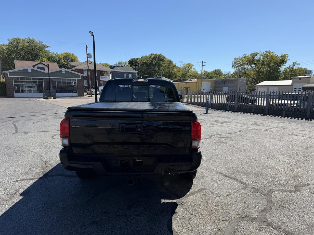 Toyota Tacoma 4WD Double Cab V6 AT SR5 (Natl) 2023
