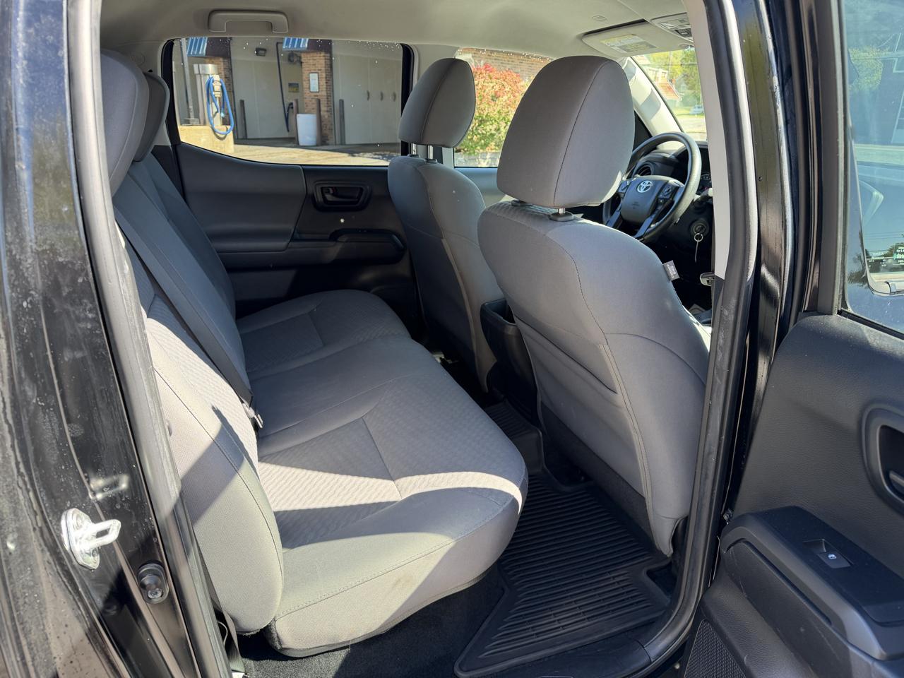 Toyota Tacoma 4WD Double Cab V6 AT SR5 (Natl) 2023