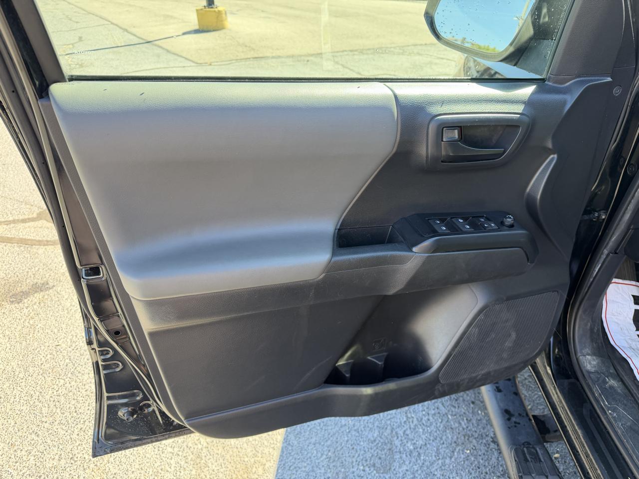 Toyota Tacoma 4WD Double Cab V6 AT SR5 (Natl) 2023