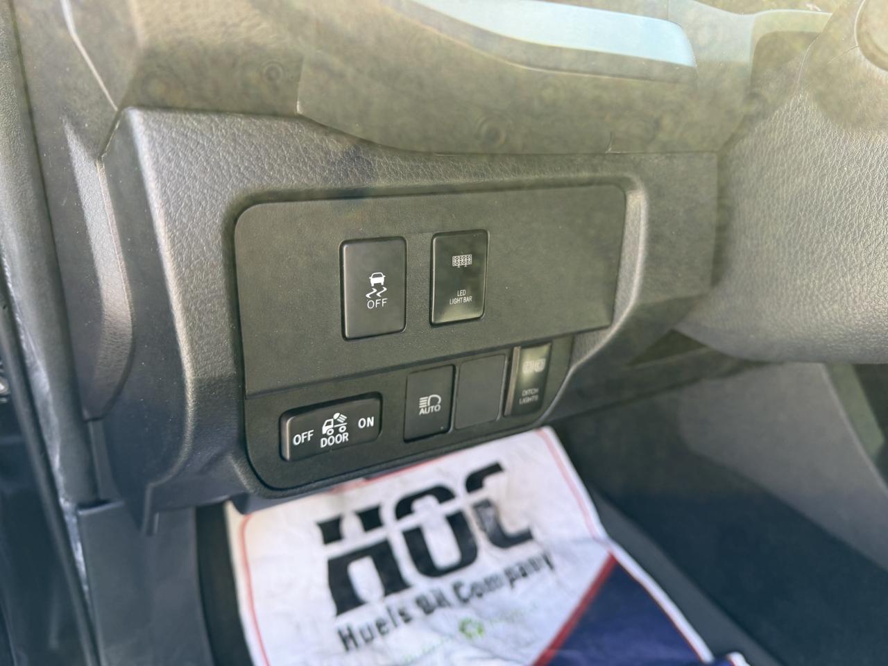 Toyota Tacoma 4WD Double Cab V6 AT SR5 (Natl) 2023