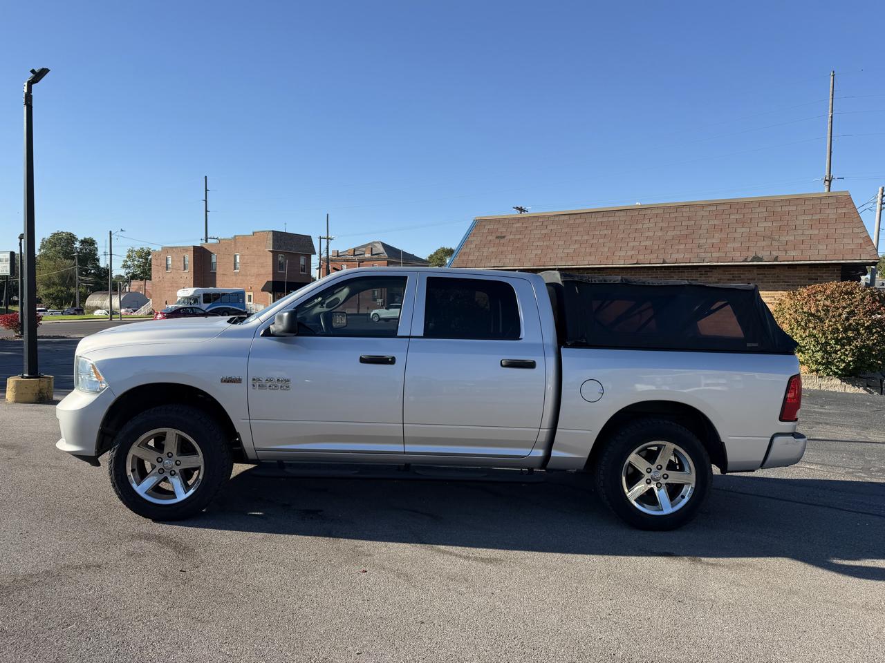 RAM 1500 2WD Crew Cab 149" Sport 2014