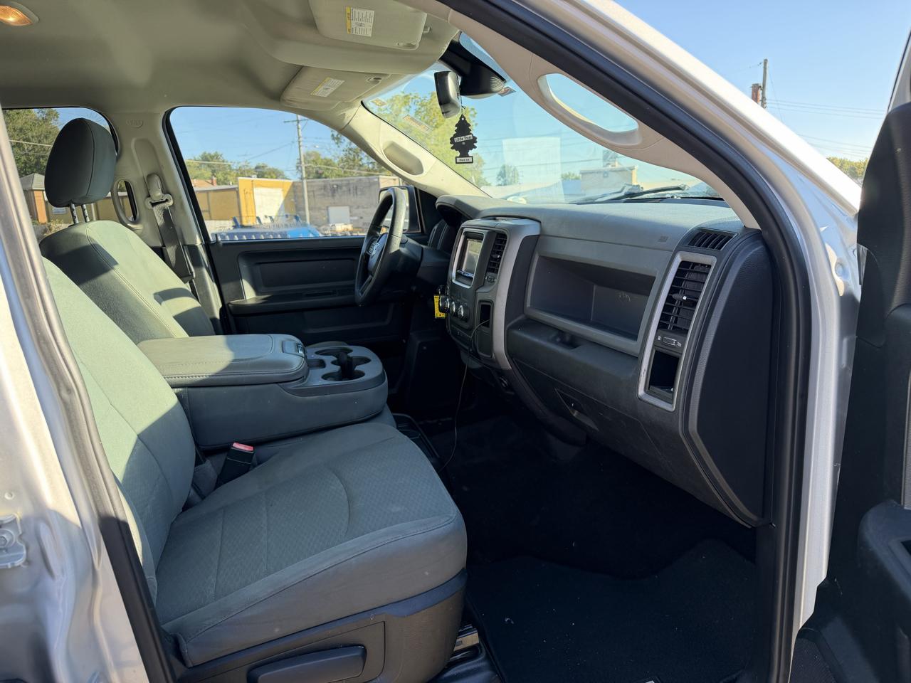 RAM 1500 2WD Crew Cab 149" Sport 2014