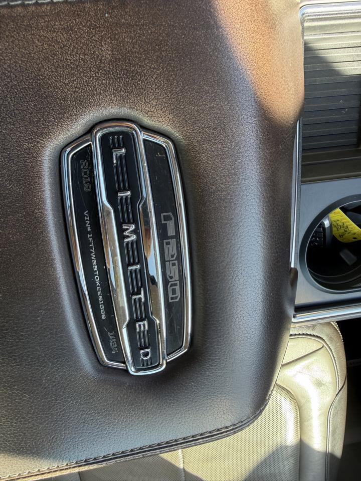 Ford F-250 SD Limited Crew Cab 4WD 2019