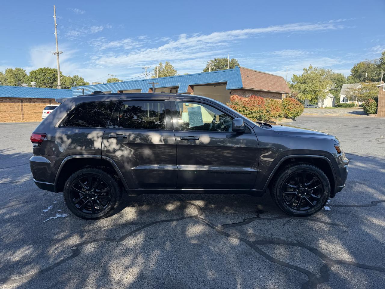 Jeep Grand Cherokee Laredo 4WD 2020