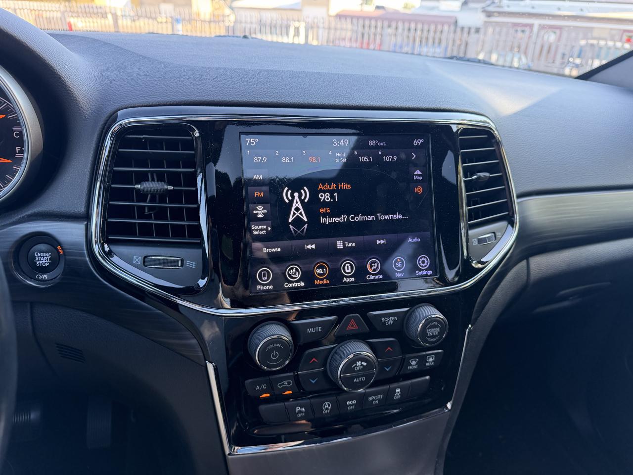 Jeep Grand Cherokee Laredo 4WD 2020