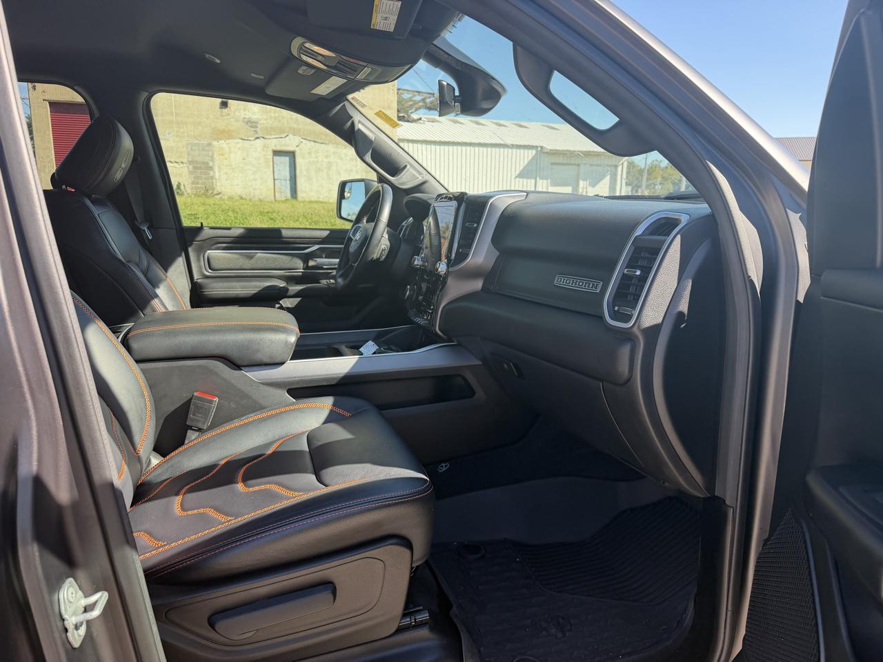 RAM 1500 Big Horn Crew Cab SWB 4WD 2022