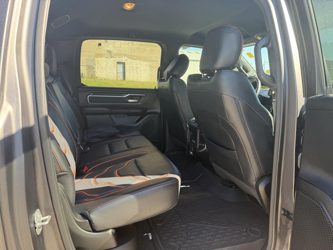 RAM 1500 Big Horn Crew Cab SWB 4WD 2022