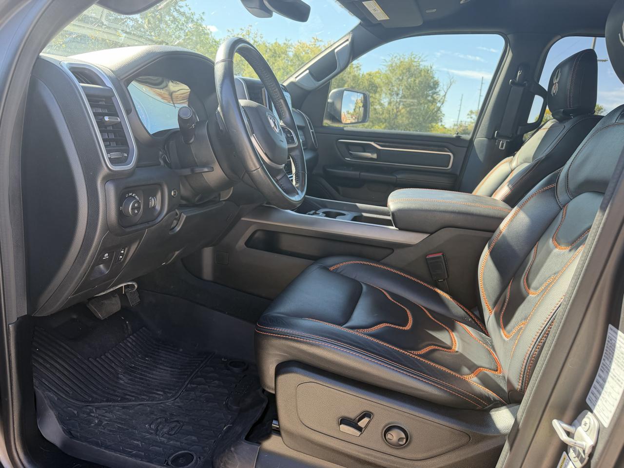 RAM 1500 Big Horn Crew Cab SWB 4WD 2022