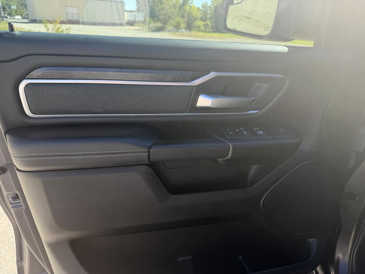 RAM 1500 Big Horn Crew Cab SWB 4WD 2022