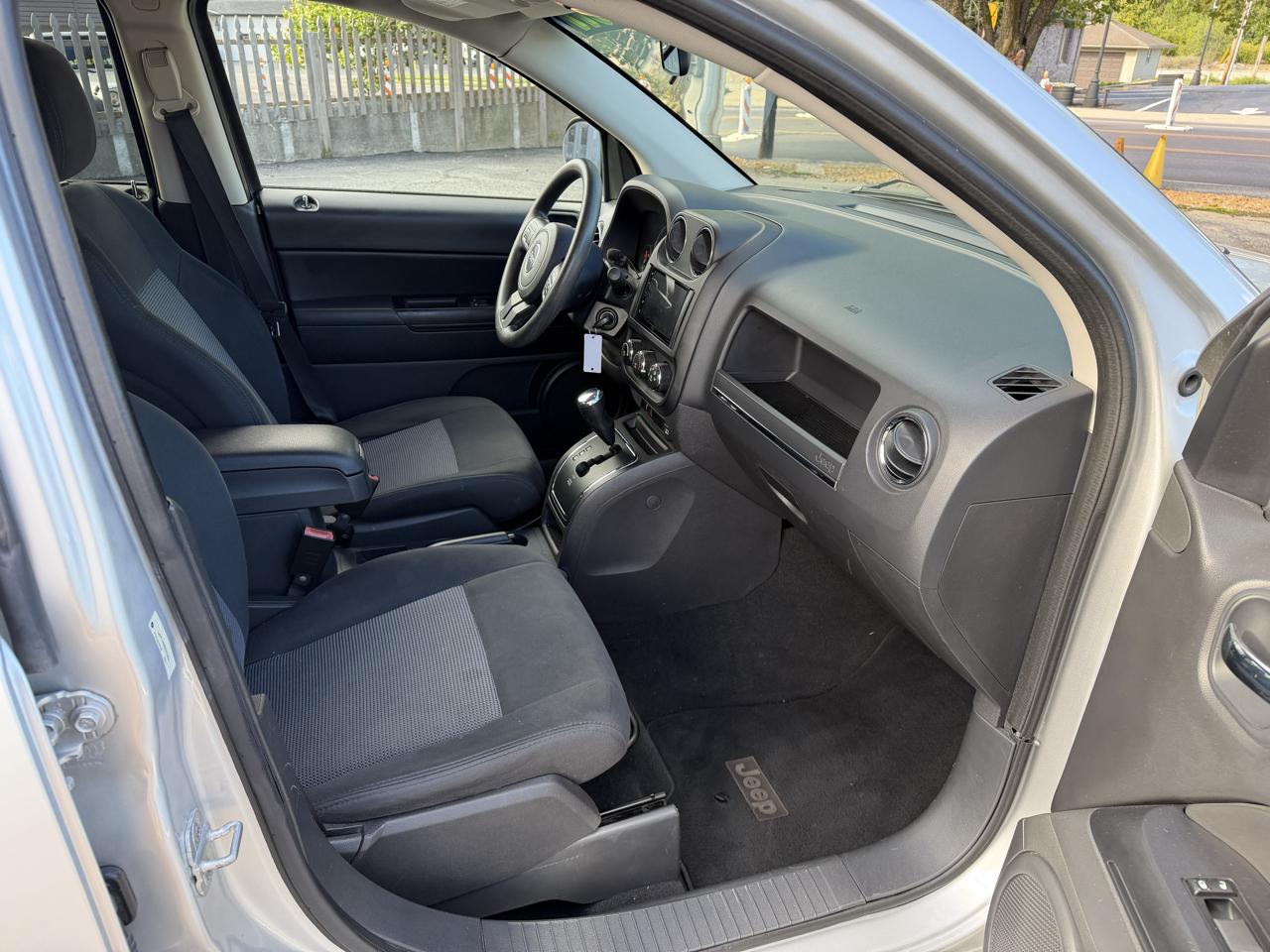 Jeep Compass Sport FWD 2011