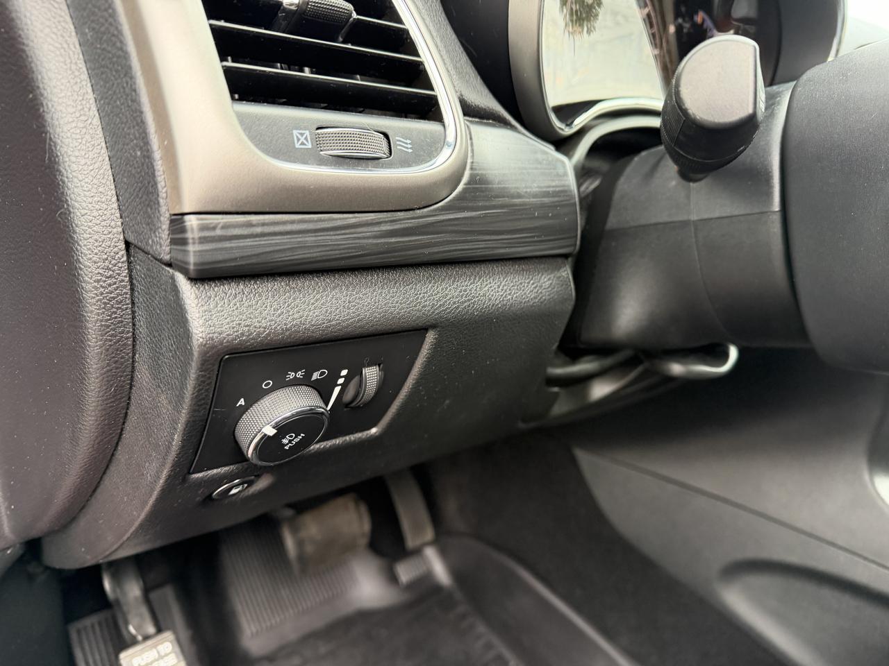 Jeep Grand Cherokee Laredo 4WD 2020