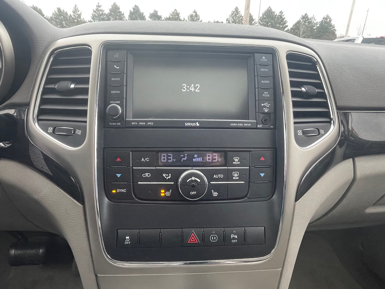 Jeep Grand Cherokee Laredo 4WD 2011