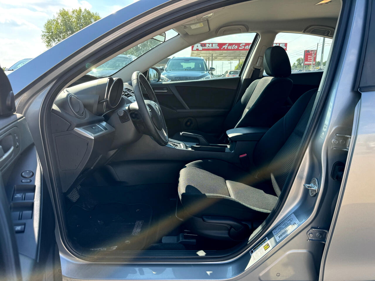 Mazda MAZDA3 i Touring 2013 Mazda MAZDA3 i Touring 2013