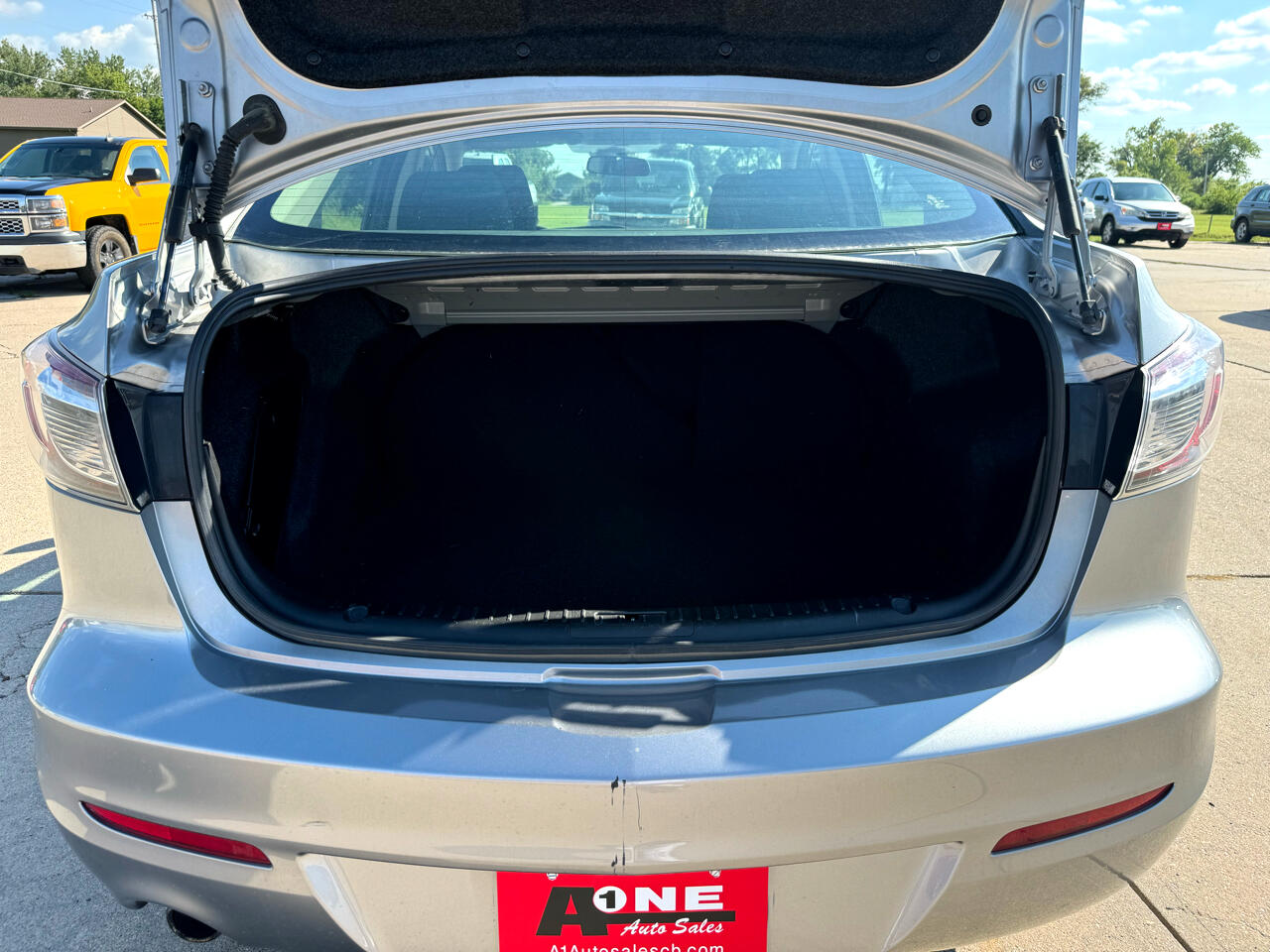 Mazda MAZDA3 i Touring 2013 Mazda MAZDA3 i Touring 2013