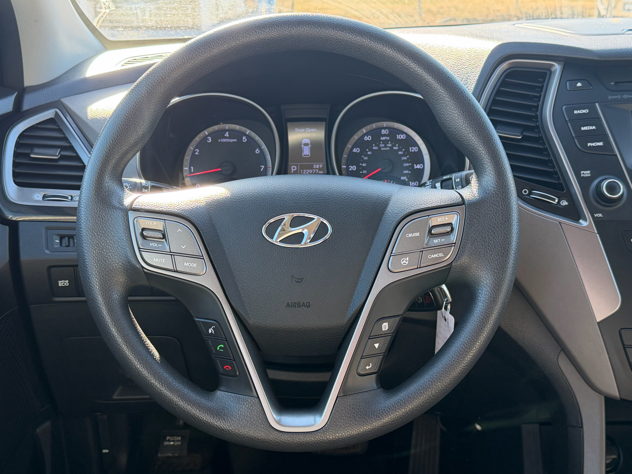 Hyundai Santa Fe AWD 4dr SE 2016